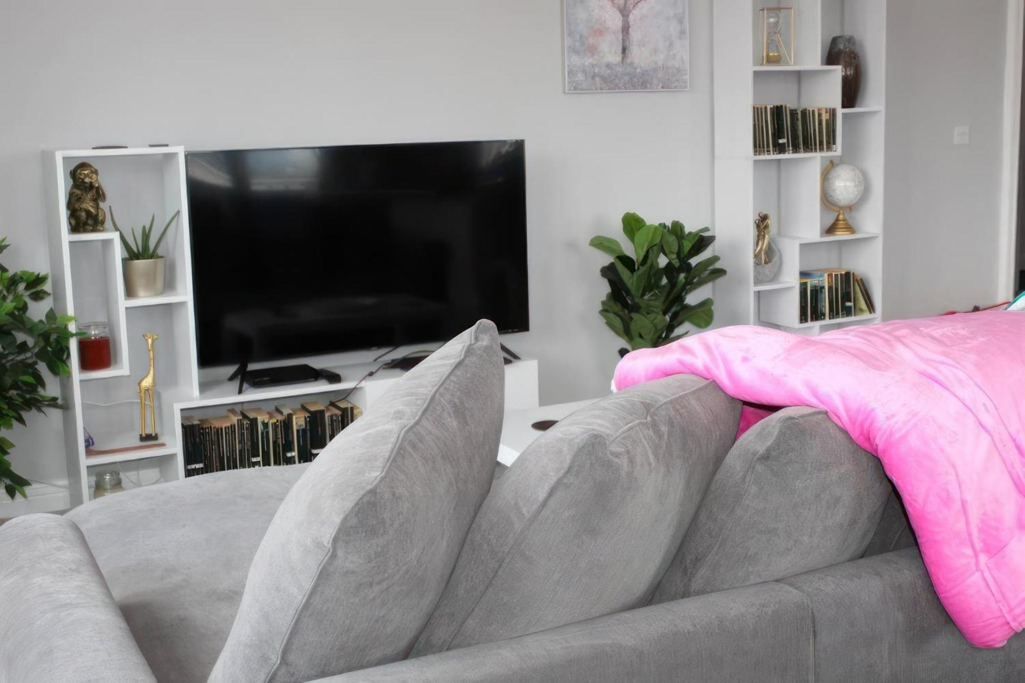 Lovely 2 Bed 2 Bath Flat With Free Parking Пул Екстериор снимка