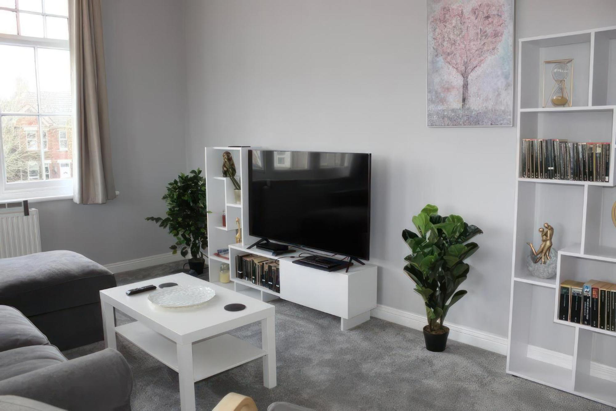 Lovely 2 Bed 2 Bath Flat With Free Parking Пул Екстериор снимка