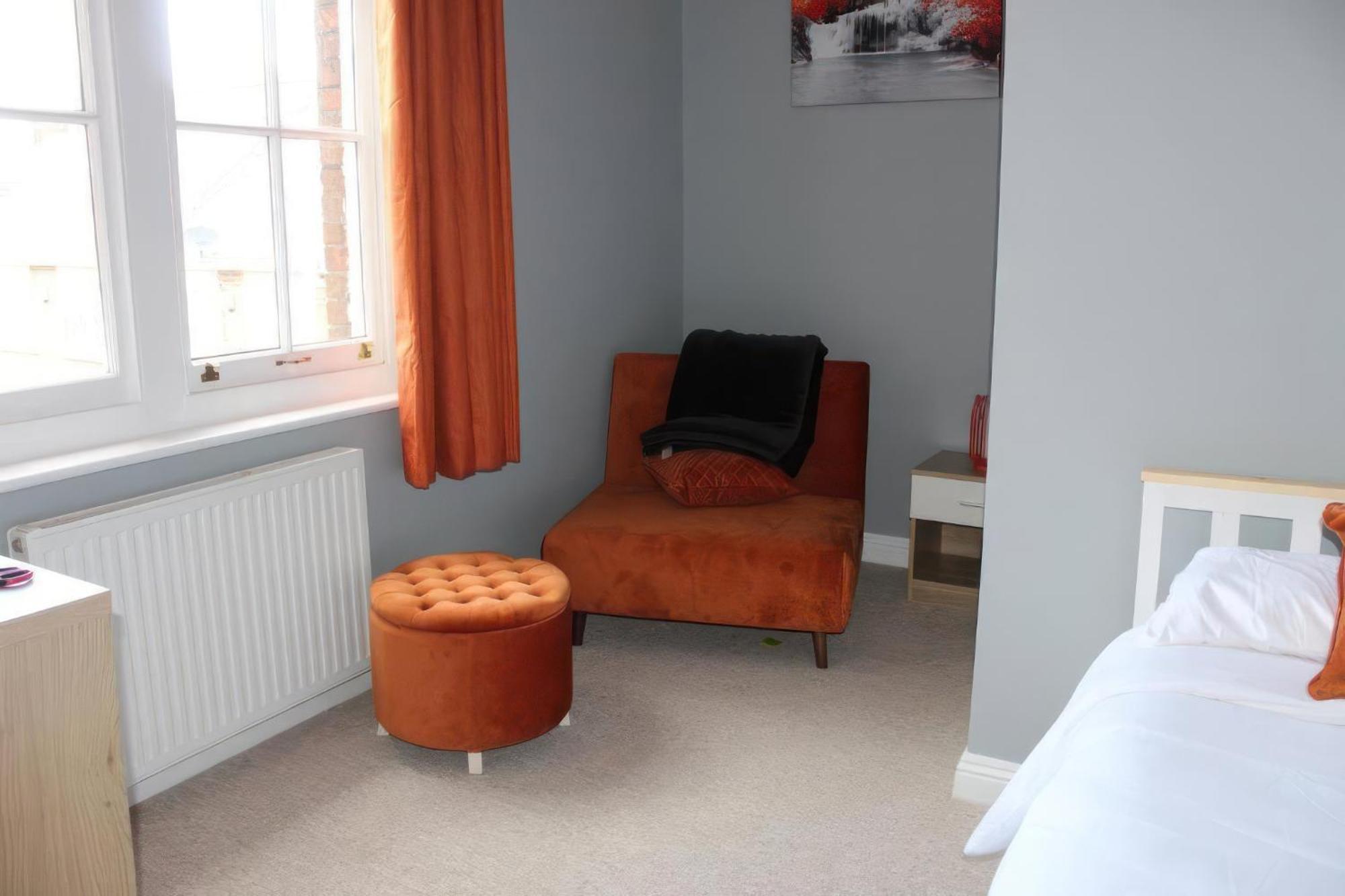 Lovely 2 Bed 2 Bath Flat With Free Parking Пул Екстериор снимка
