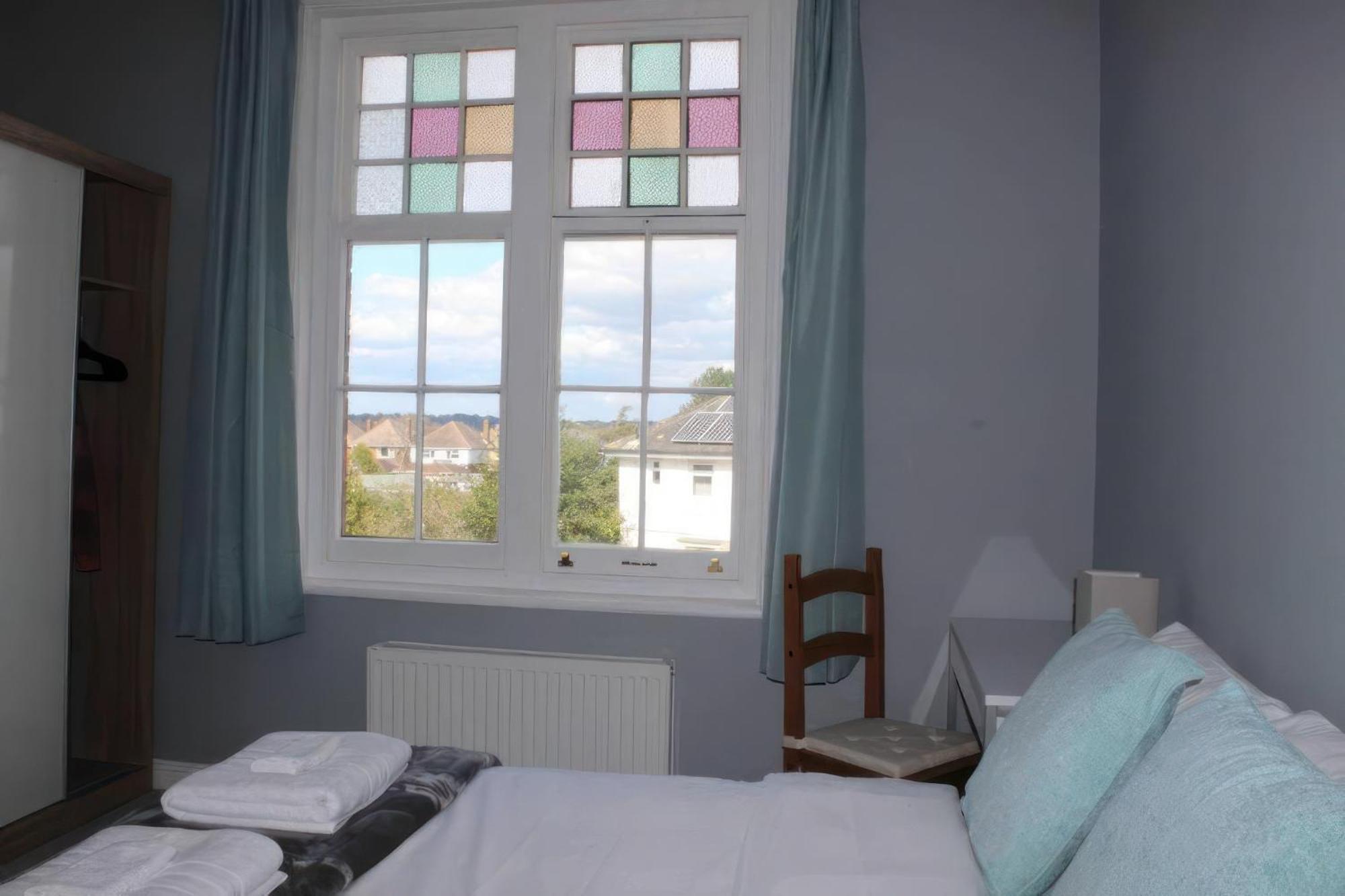 Lovely 2 Bed 2 Bath Flat With Free Parking Пул Екстериор снимка