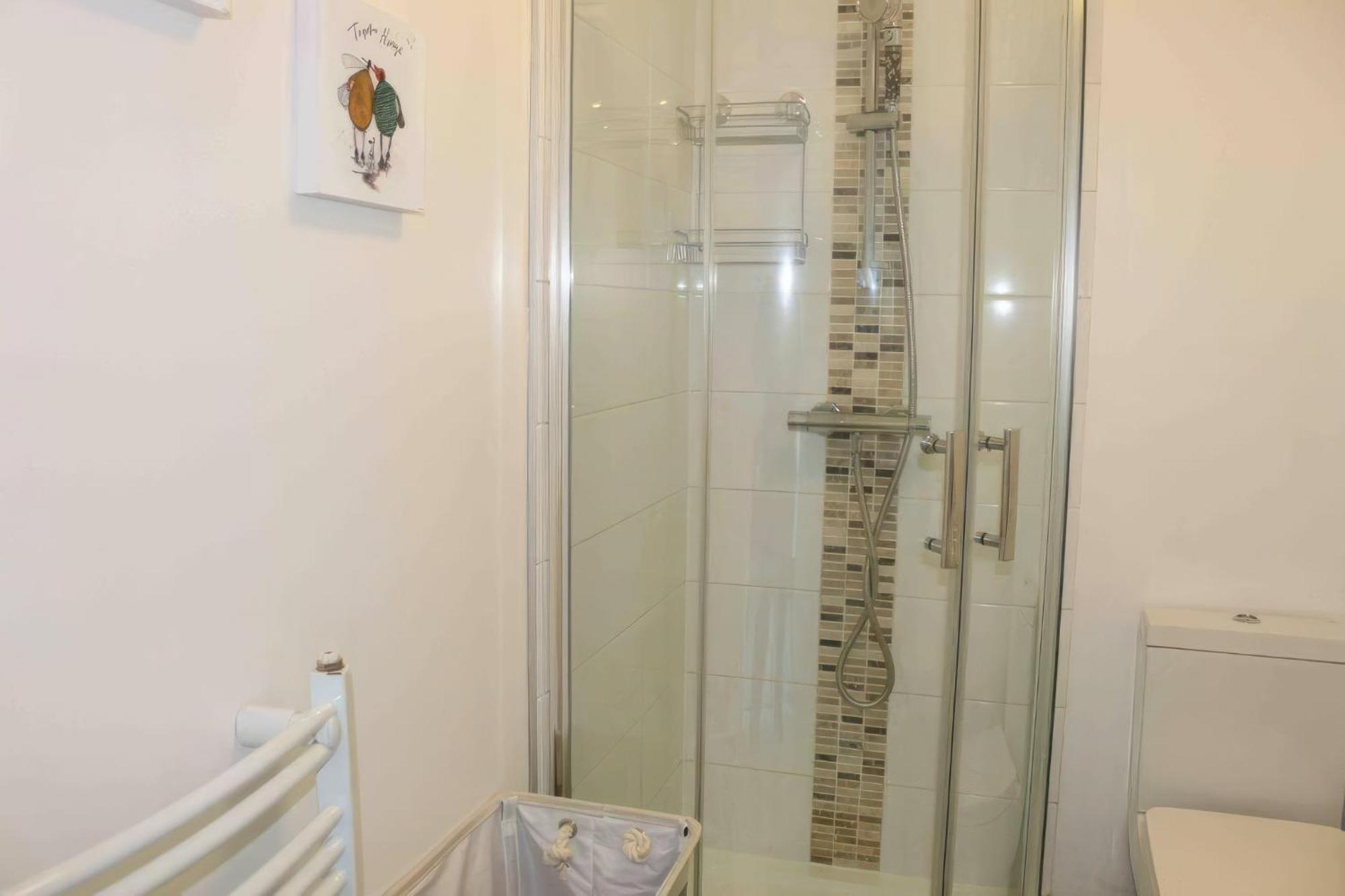 Lovely 2 Bed 2 Bath Flat With Free Parking Пул Екстериор снимка