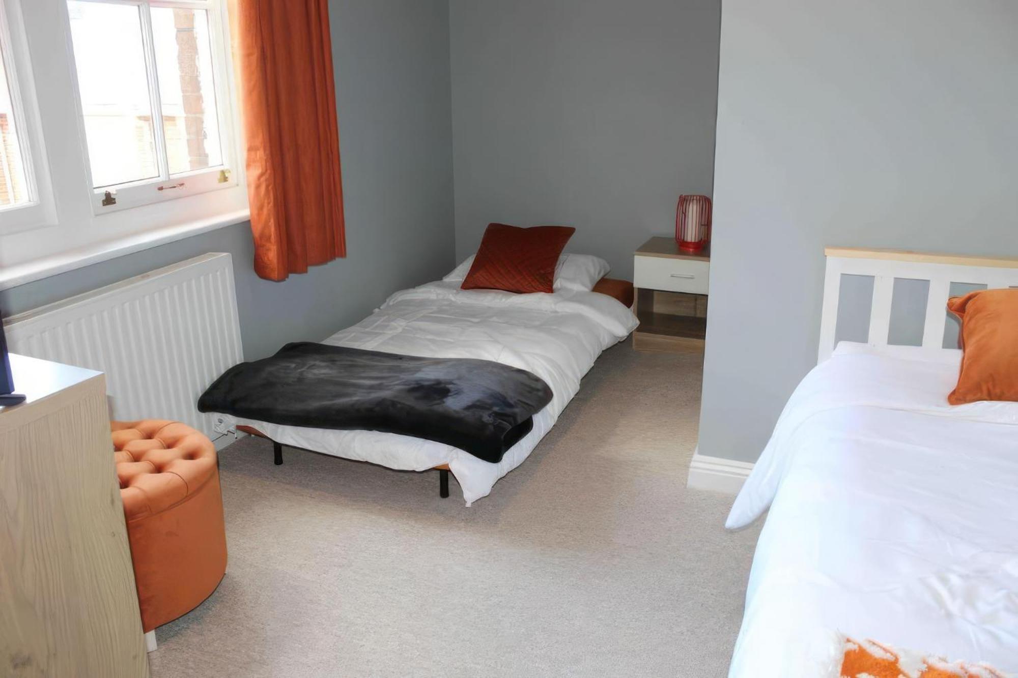 Lovely 2 Bed 2 Bath Flat With Free Parking Пул Екстериор снимка